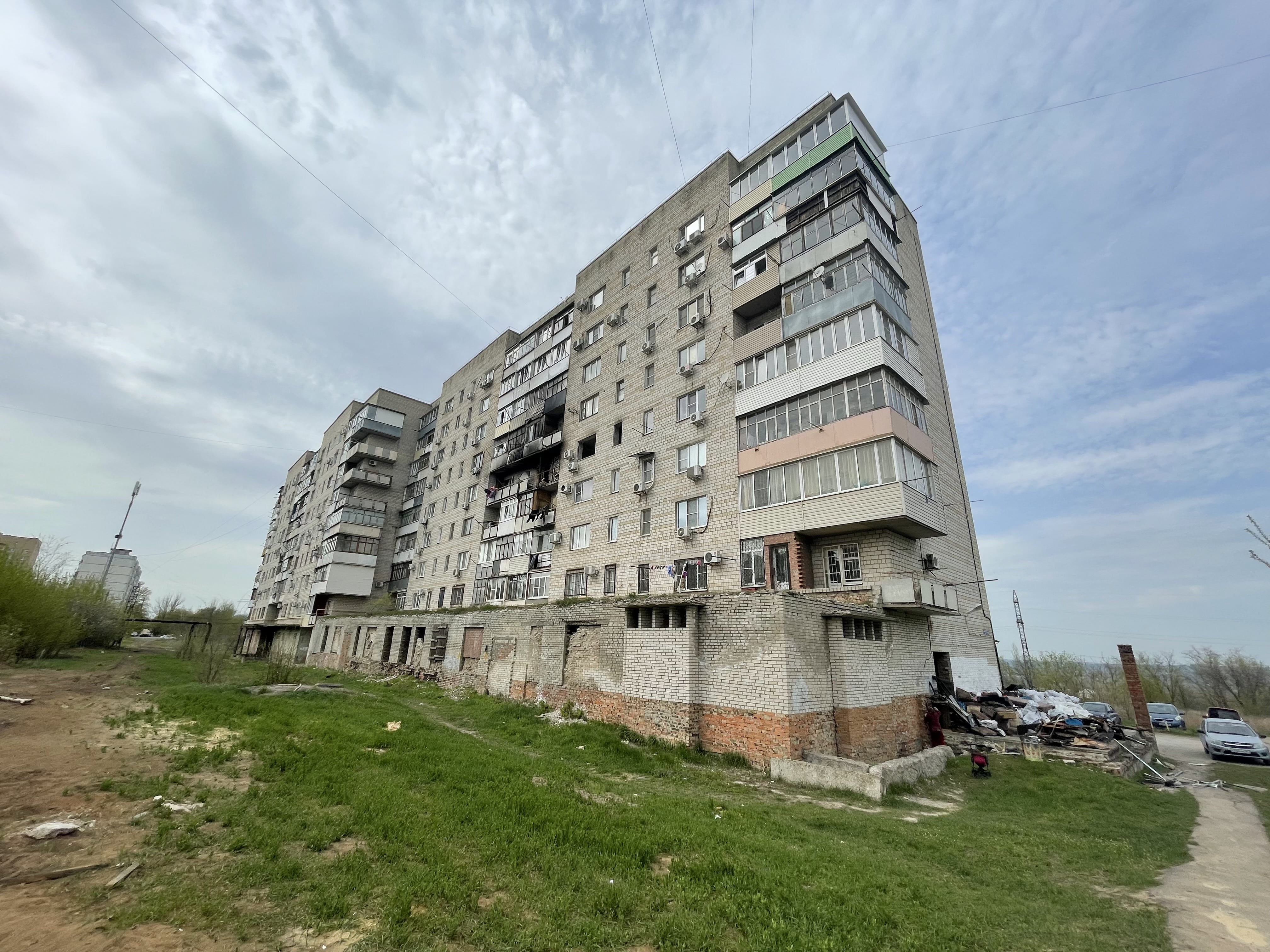 Здание многоэтажного жилого дома